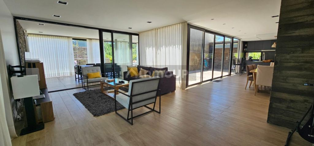 Casa en Alquiler en Neuquen, Neuquen