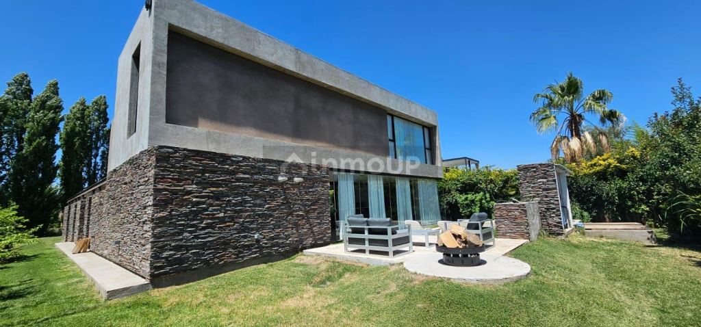 Casa en Alquiler en Neuquen, Neuquen