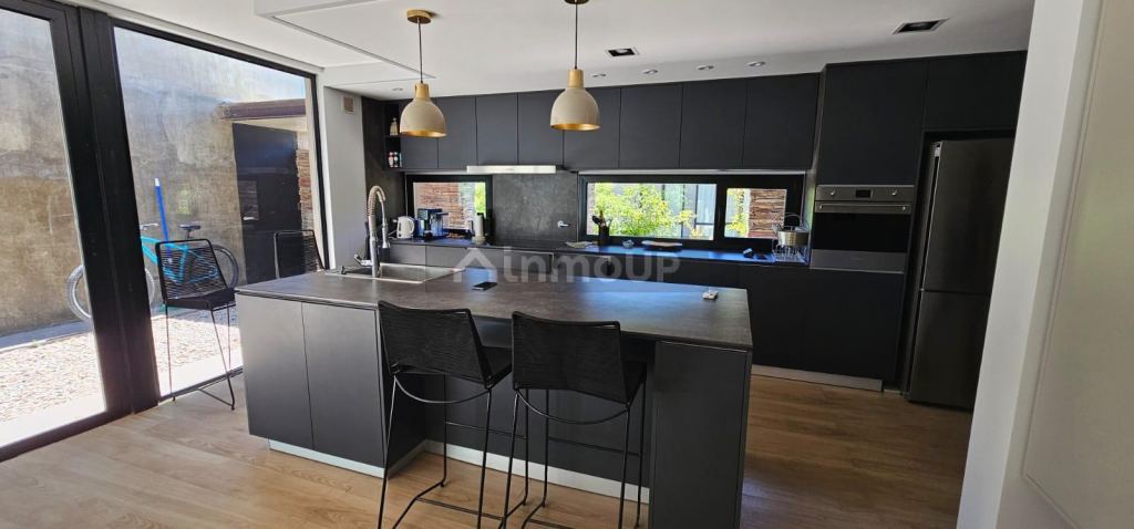 Casa en Alquiler en Neuquen, Neuquen