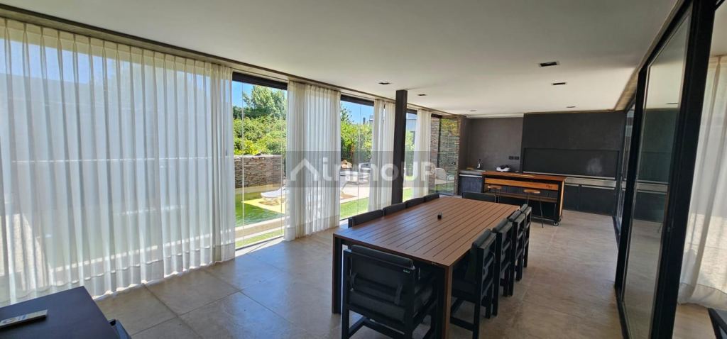 Casa en Alquiler en Neuquen, Neuquen