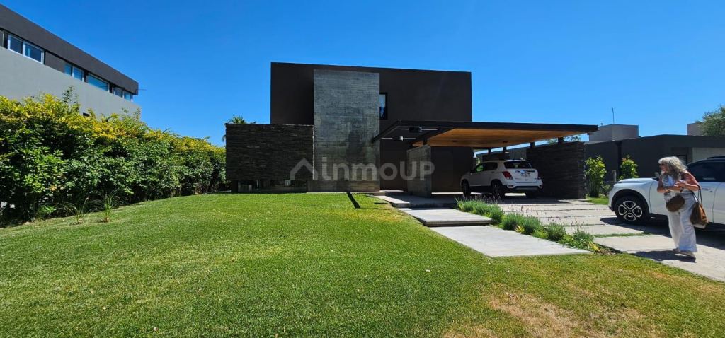 Casa en Alquiler en Neuquen, Neuquen