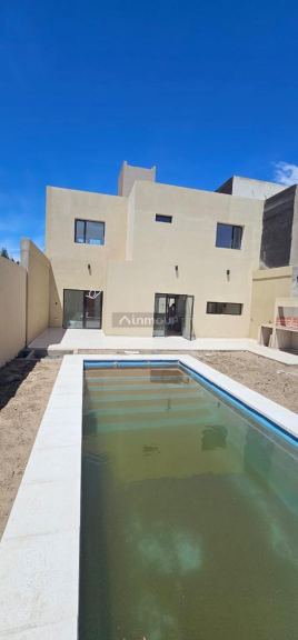 Casa en Venta en Neuquen, Neuquen - USD 345.000 | Inmoup - 37