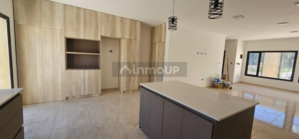 Casa en Venta en Neuquen, Neuquen - USD 345.000 | Inmoup - 11