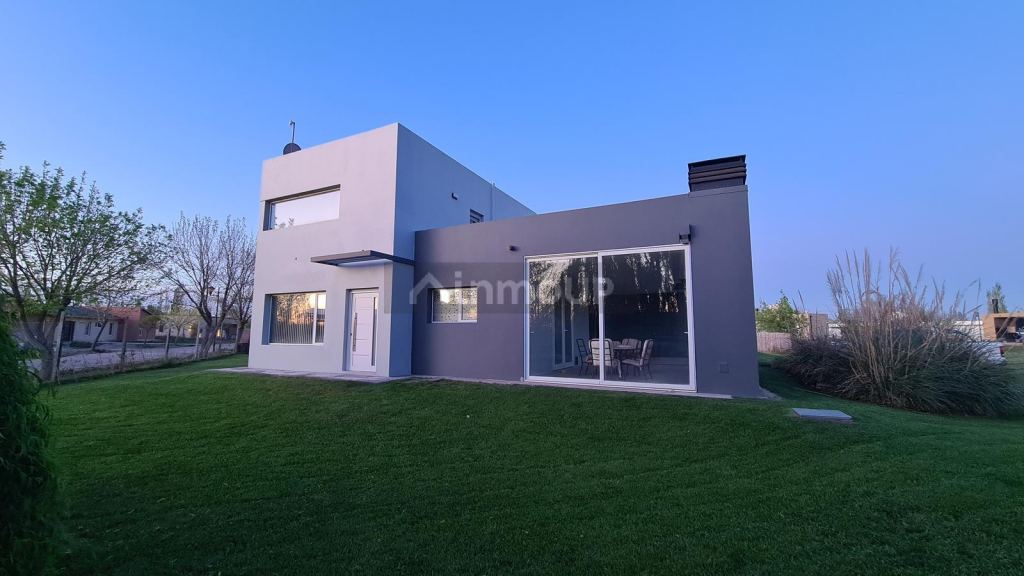 Casa en Venta en General Roca, Rio Negro