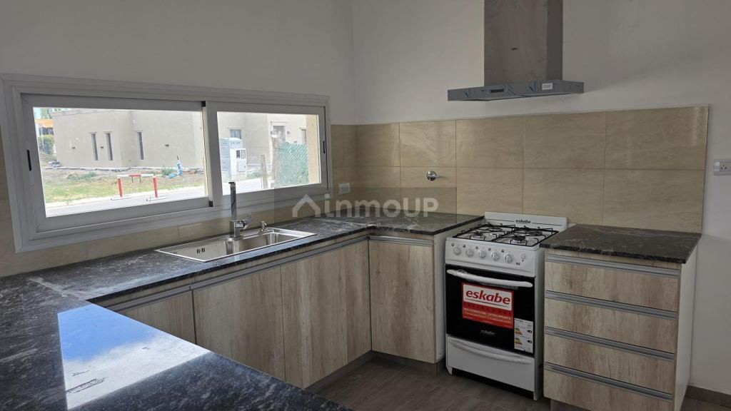 Casa en Alquiler en Confluencia, Neuquen