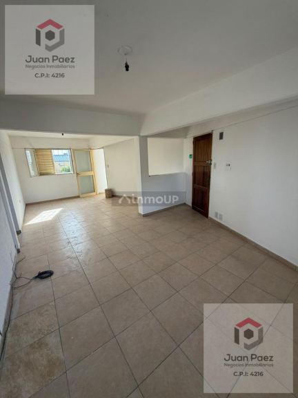 Capital AVENIDA CELSO BARRIOS  al 2700