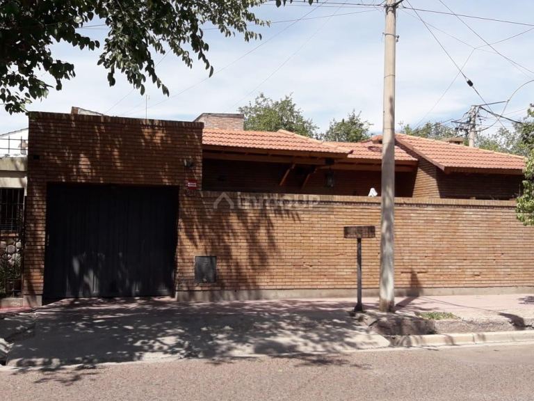 Casa en Venta en Guaymallen, Mendoza
