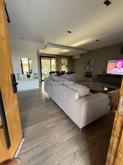 Casa en Venta en Guaymallen, Mendoza - USD 290.000 | Inmoup - 13