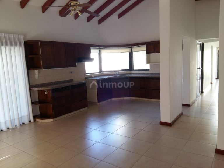 Casa en Alquiler en Maipu, Mendoza