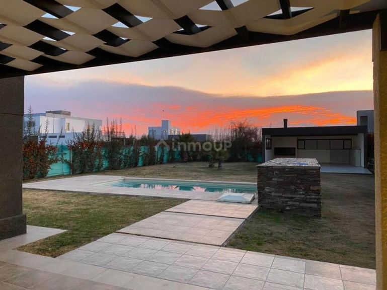 Casa en Alquiler en Maipu, Mendoza