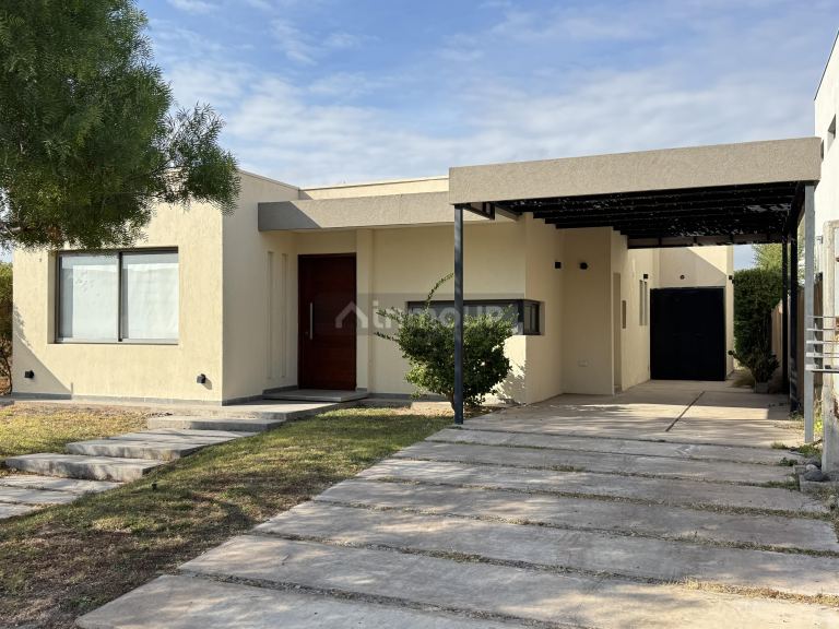 Casa en Alquiler en Maipu, Mendoza