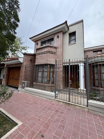 Casa en Venta en Guaymallen, Mendoza