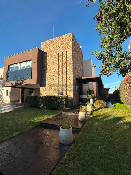 Casa en Venta en Guaymallen, Mendoza