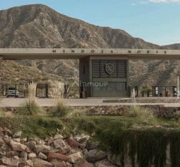 Las Heras Mendoza Norte country club al 2600