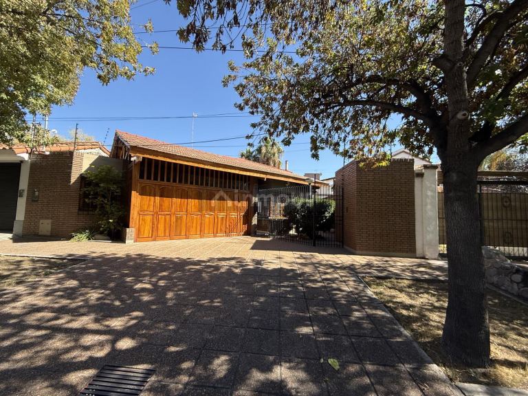 Casa en Venta en Guaymallen, Mendoza
