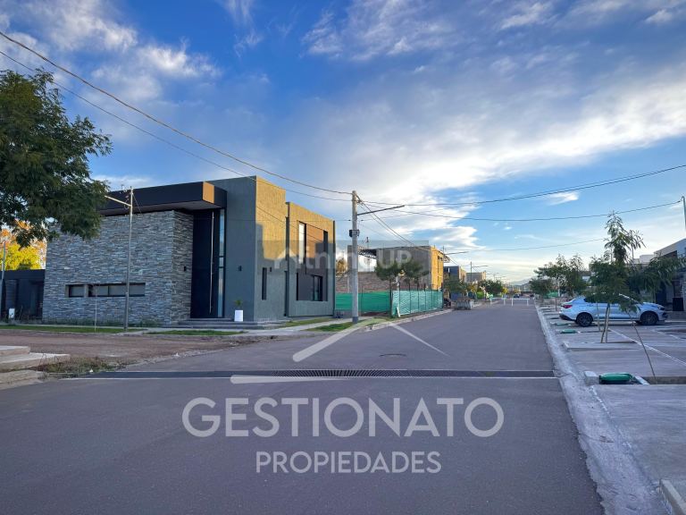 Lote en Venta en Godoy Cruz, Mendoza