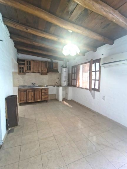 ADYACENCCIAS PLAZA Las Heras s/\calle Espejo 618.(N° 1)