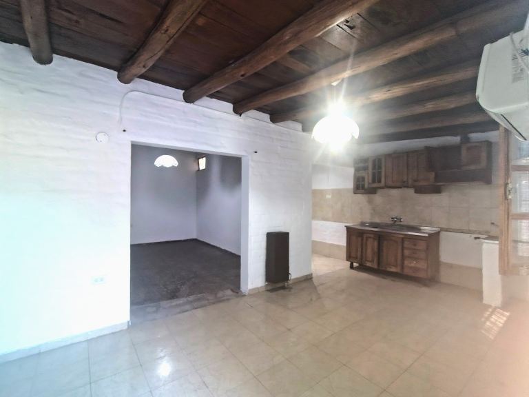 ADYACENCCIAS PLAZA Las Heras s/\calle Espejo 618.(N° 1)