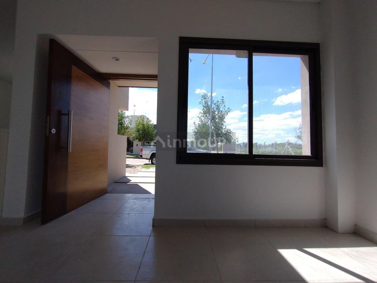 Casa en Venta en Rivadavia, San Juan