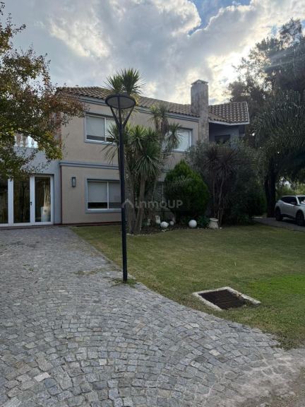 Casa en Alquiler en Esteban Echeverria, G.B.A. Zona Sur