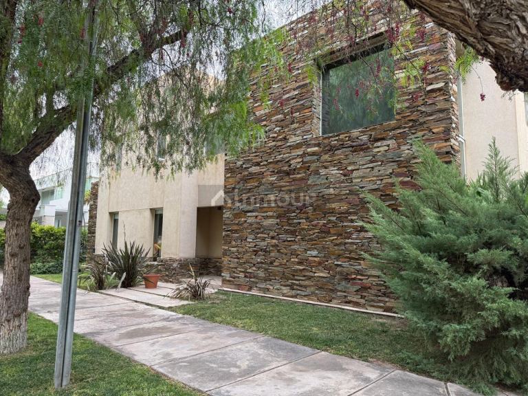 Casa en Venta en Capital, Mendoza