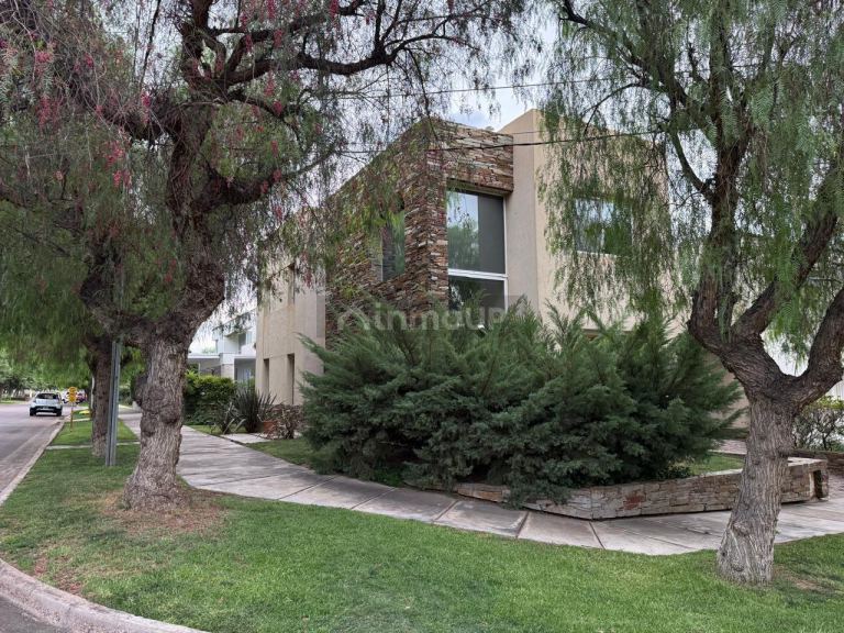 Casa en Venta en Capital, Mendoza