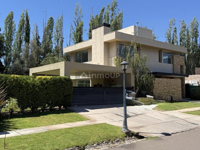 Casa en Alquiler en Lujan de Cuyo, Mendoza