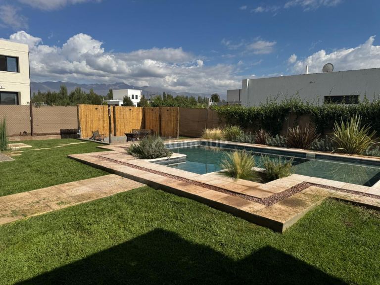 Casa en Venta en Lujan de Cuyo, Mendoza