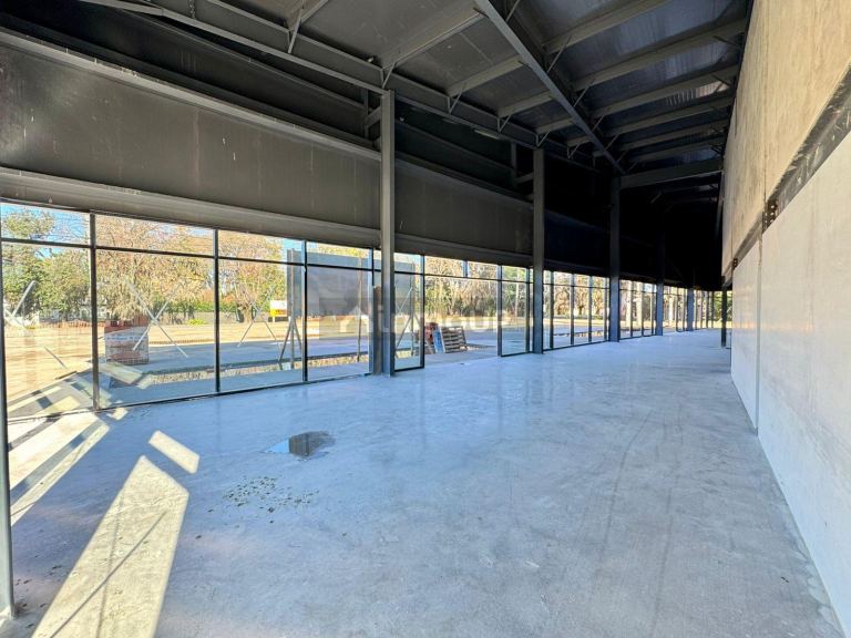 Local Comercial en Alquiler en Funes, Santa Fe