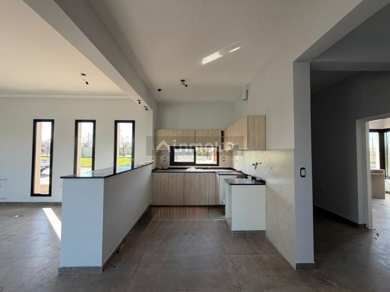 Casa en Venta en Lujan de Cuyo, Mendoza - USD 235.000 | Inmoup - 3