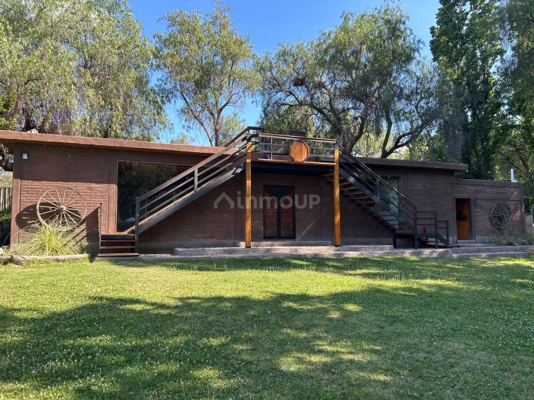 Bodega con Viñedo en Venta en Lujan de Cuyo, Mendoza