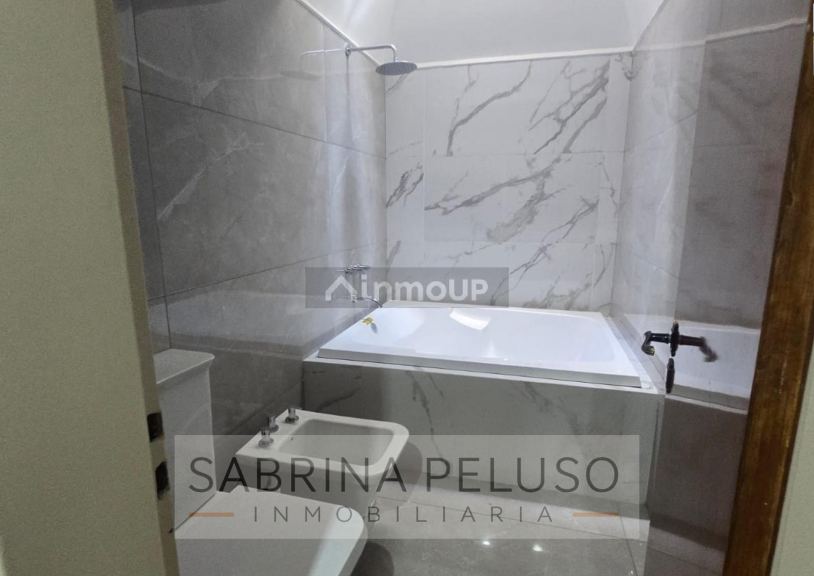 Casa en Venta en Moron, G.B.A. Zona Oeste - USD 700.000 | Inmoup - 42