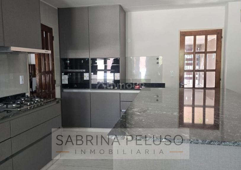 Casa en Venta en Moron, G.B.A. Zona Oeste - USD 700.000 | Inmoup - 10