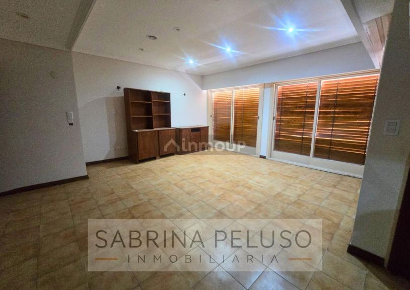 Casa en Venta en Moron, G.B.A. Zona Oeste - USD 700.000 | Inmoup - 32