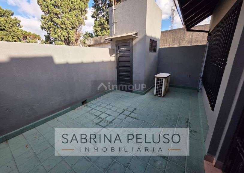 P H en Venta en General San Martin, G.B.A. Zona Norte - USD 98.000 | Inmoup - 24