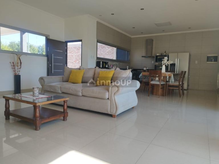 Casa en Venta en Guaymallen, Mendoza