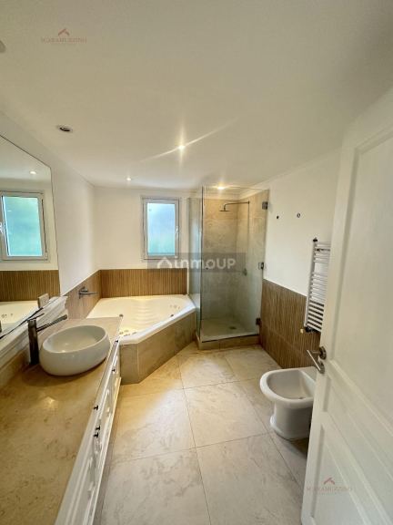 Casa en Alquiler en Mar del Plata, Buenos Aires Costa Atlantica - USD 2.400 | Inmoup - 24