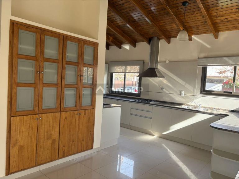 Casa en Alquiler en Maipu, Mendoza
