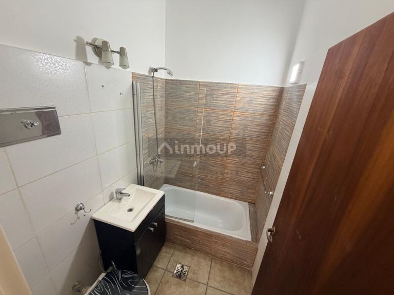 P H en Venta en Lanus, G.B.A. Zona Sur - USD 68.500 | Inmoup - 36