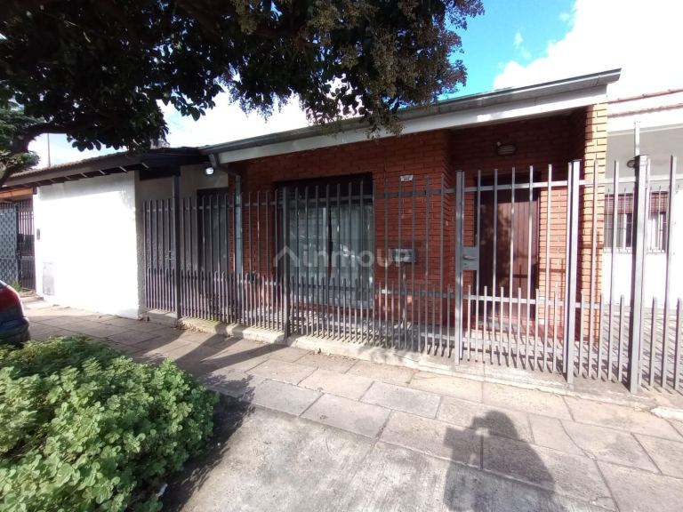 P H en Venta en Moron, G.B.A. Zona Oeste