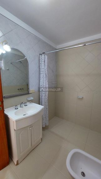 P H en Venta en Lanus, G.B.A. Zona Sur - USD 85.000 | Inmoup - 11