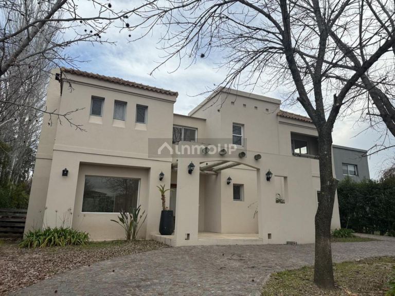 Casa en Venta en Pilar, G.B.A. Zona Norte
