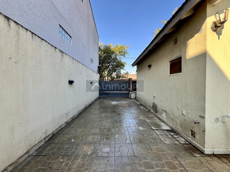 Casa en Venta en Moron, G.B.A. Zona Oeste