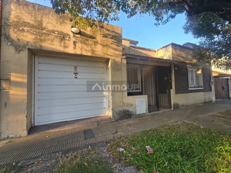 Casa en Venta en Moron, G.B.A. Zona Oeste