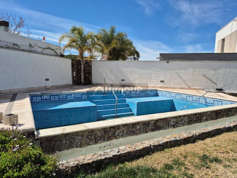 Casa en Venta en Maipu, Mendoza