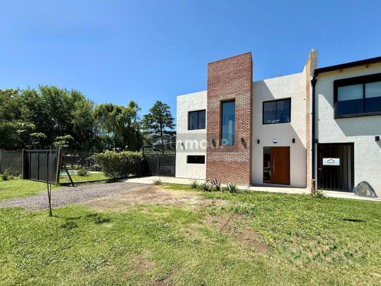 Casa en Venta en Funes, Santa Fe