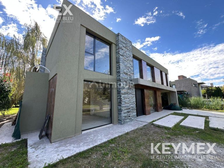 Casa en Venta en San Vicente, G.B.A. Zona Sur