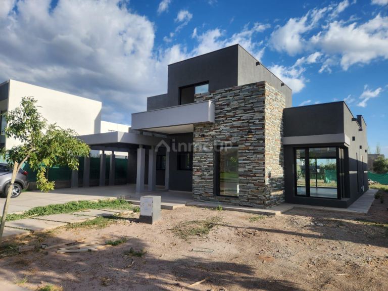 Casa en Venta en Maipu, Mendoza
