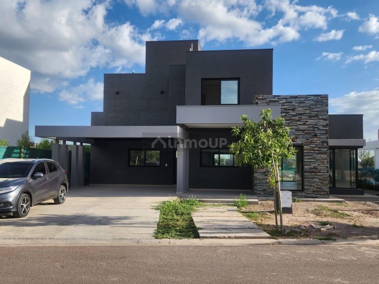 Casa en Venta en Maipu, Mendoza