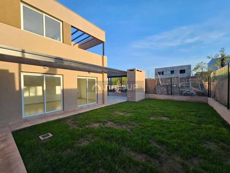 Casa en Venta en Las Heras, Mendoza